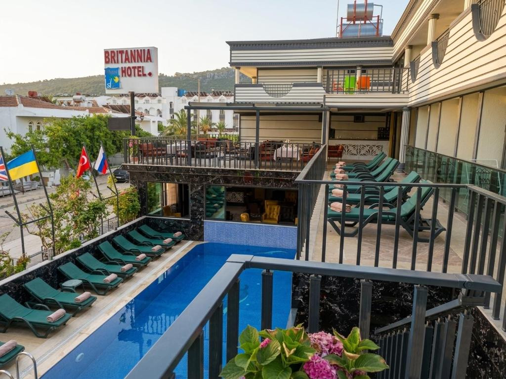 BRITANNIA HOTEL & VILLAS 3*