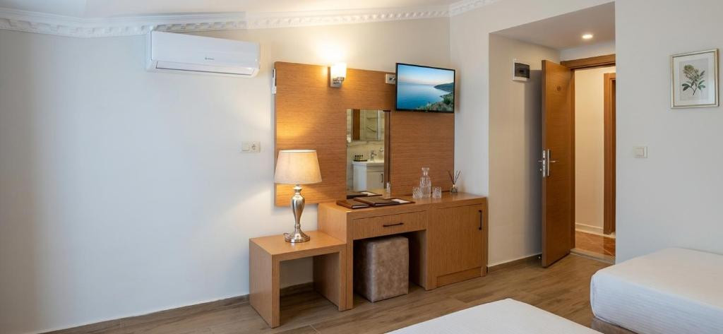 BRITANNIA HOTEL & VILLAS 3*