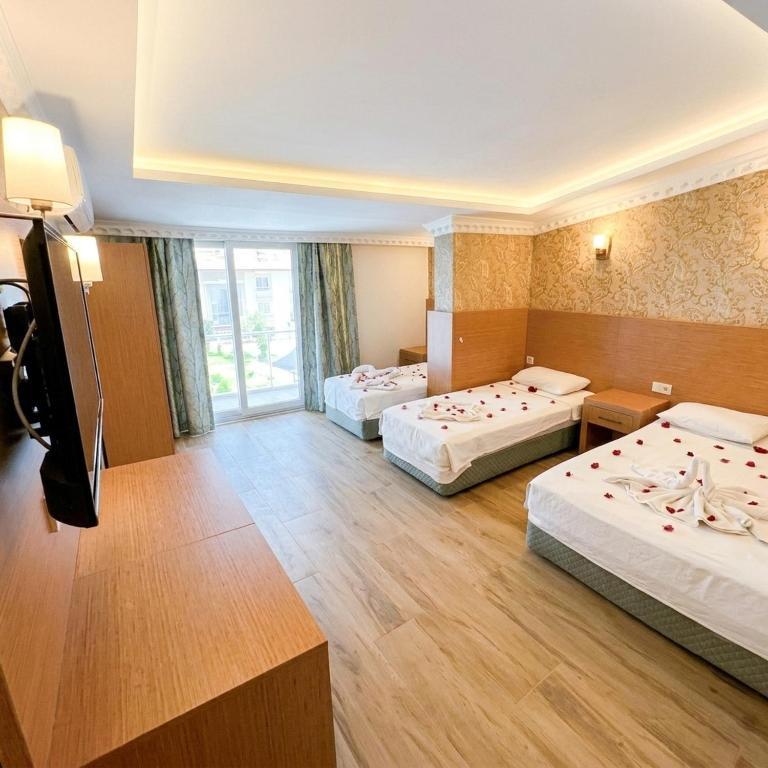 BRITANNIA HOTEL & VILLAS 3*