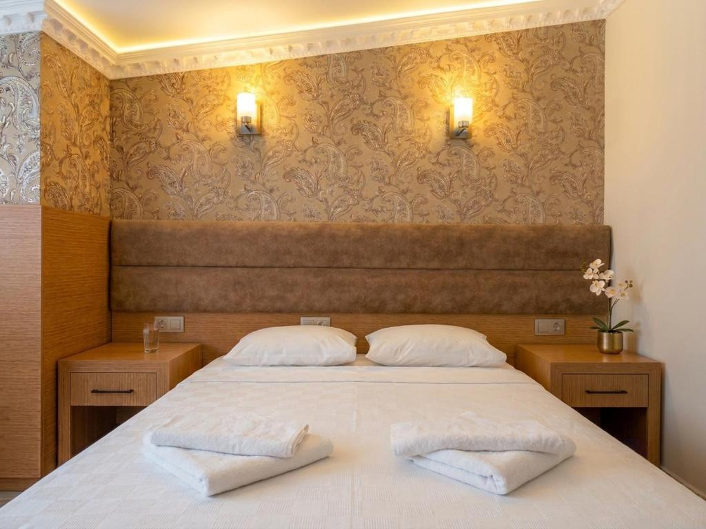 BRITANNIA HOTEL & VILLAS 3*