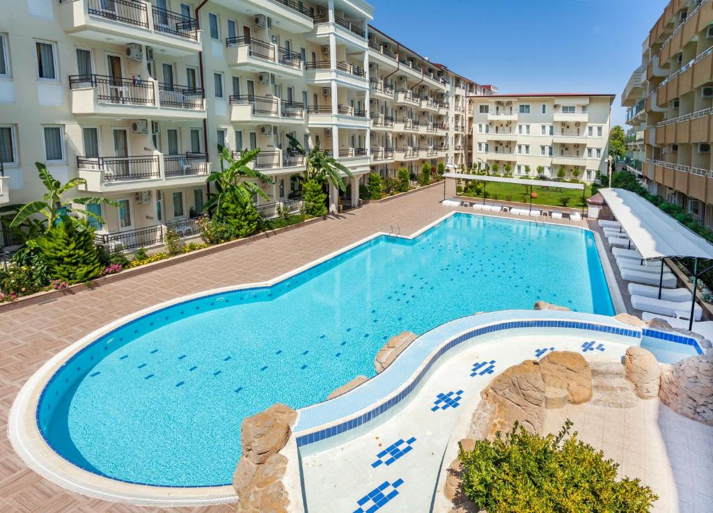 CLUB HOTEL BELPINAR 4*