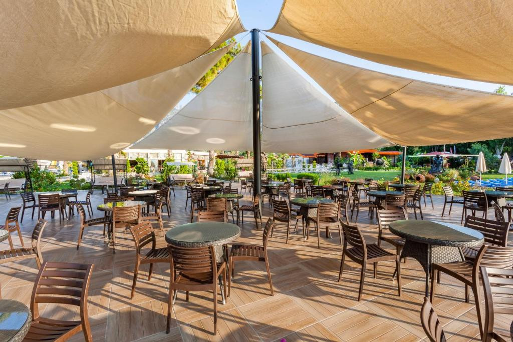 CLUB HOTEL BELPINAR 4*