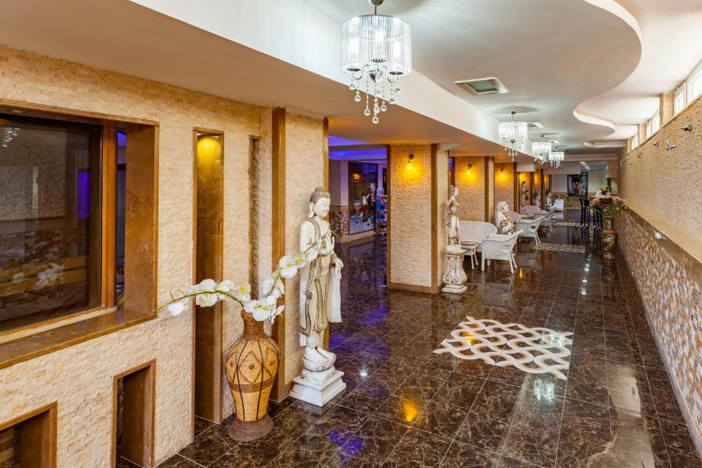 CLUB HOTEL BELPINAR 4*