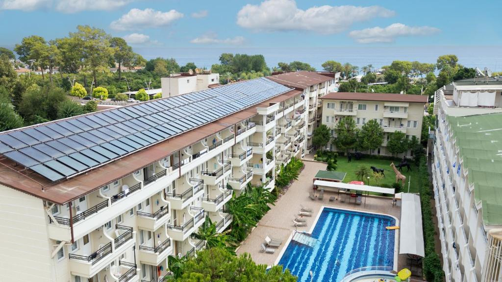 CLUB HOTEL BELPINAR 4*