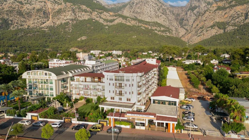 CLUB HOTEL BELPINAR 4*