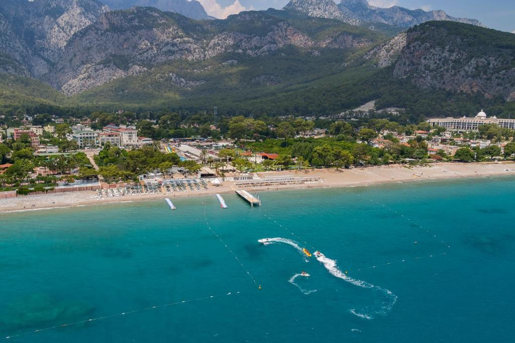 CLUB HOTEL BELPINAR 4*