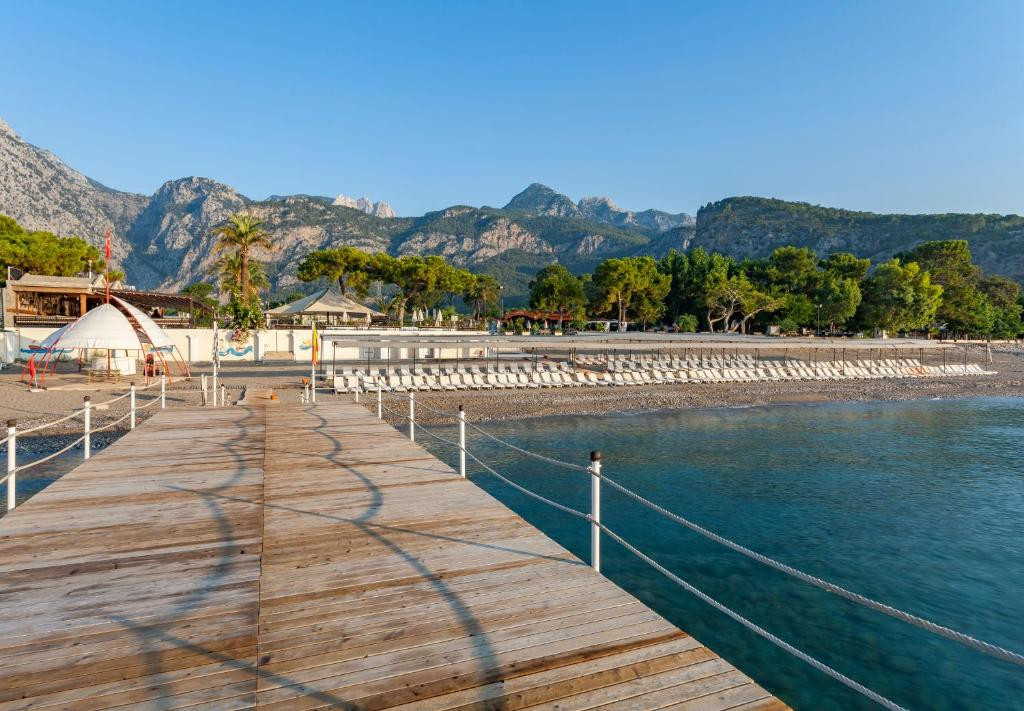 CLUB HOTEL BELPINAR 4*