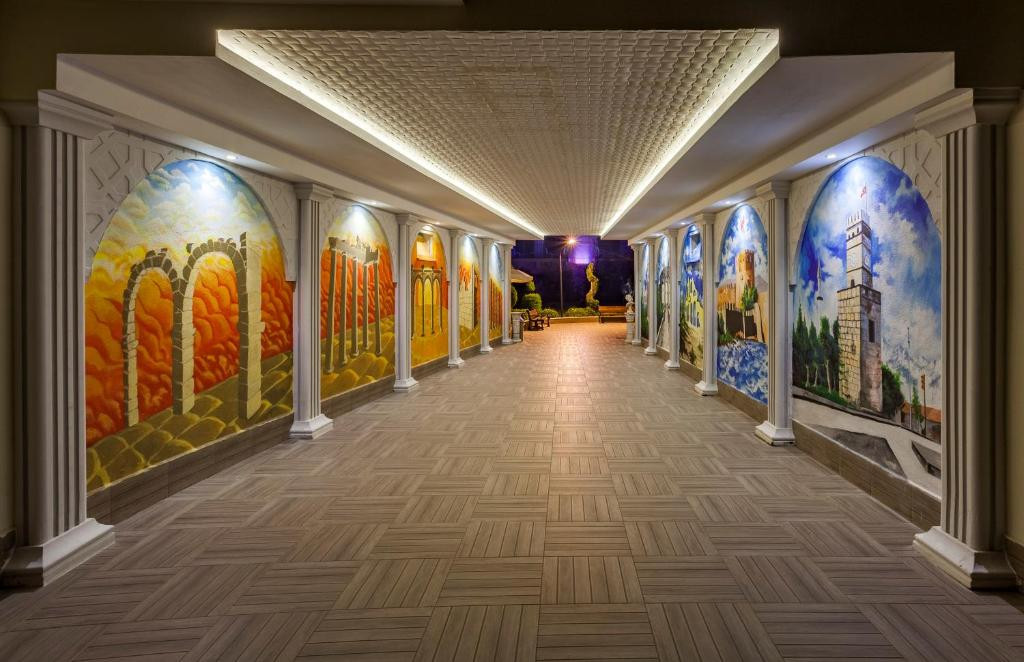 CLUB HOTEL BELPINAR 4*