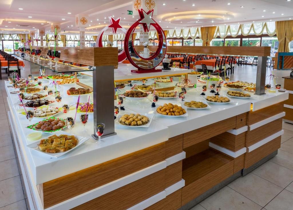 CLUB HOTEL BELPINAR 4*