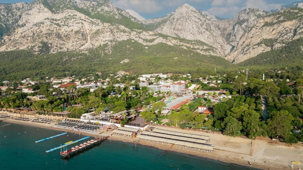 CLUB HOTEL BELPINAR 4*