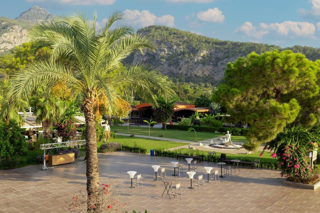 CLUB HOTEL BELPINAR 4*