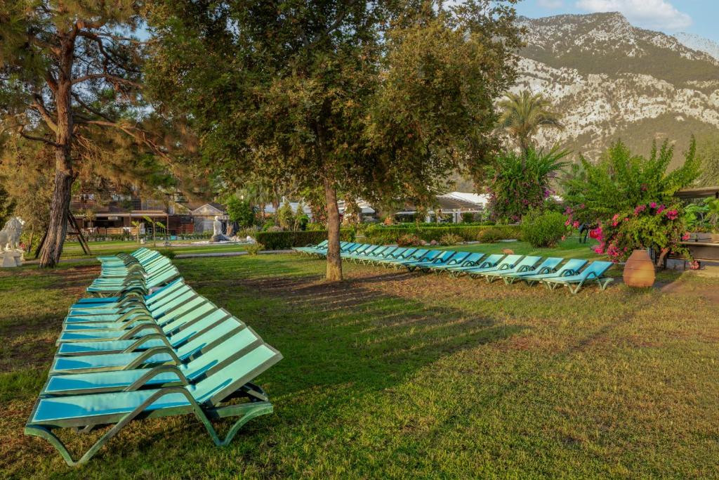 CLUB HOTEL BELPINAR 4*