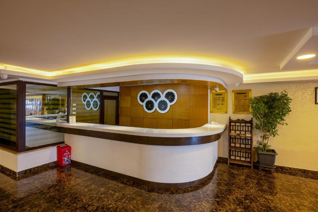 CLUB HOTEL BELPINAR 4*