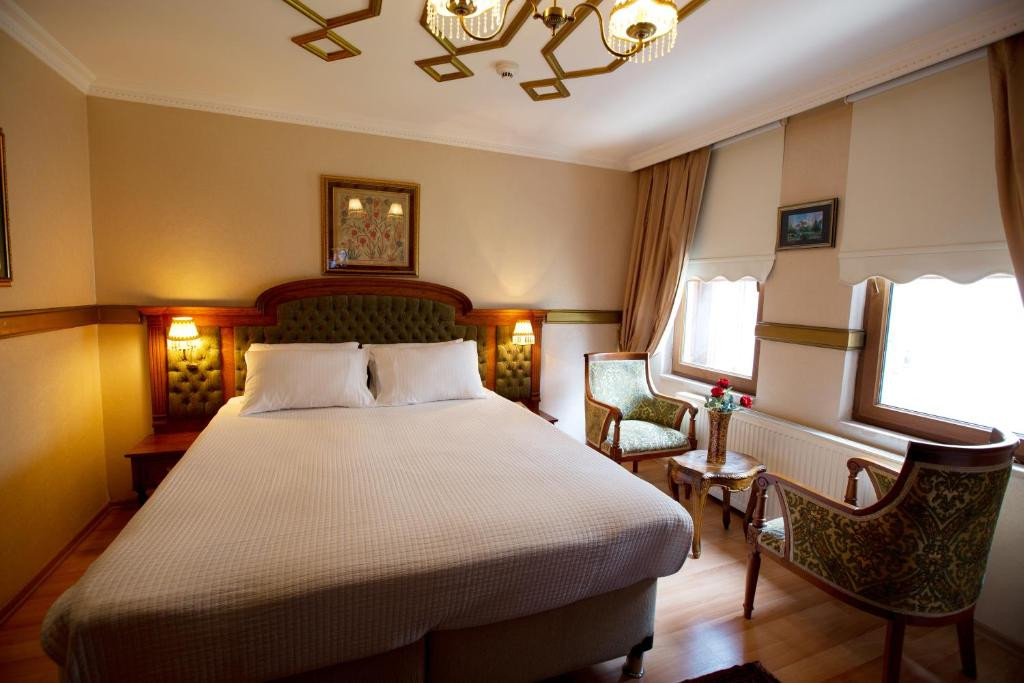 ARUNA HOTEL 4*
