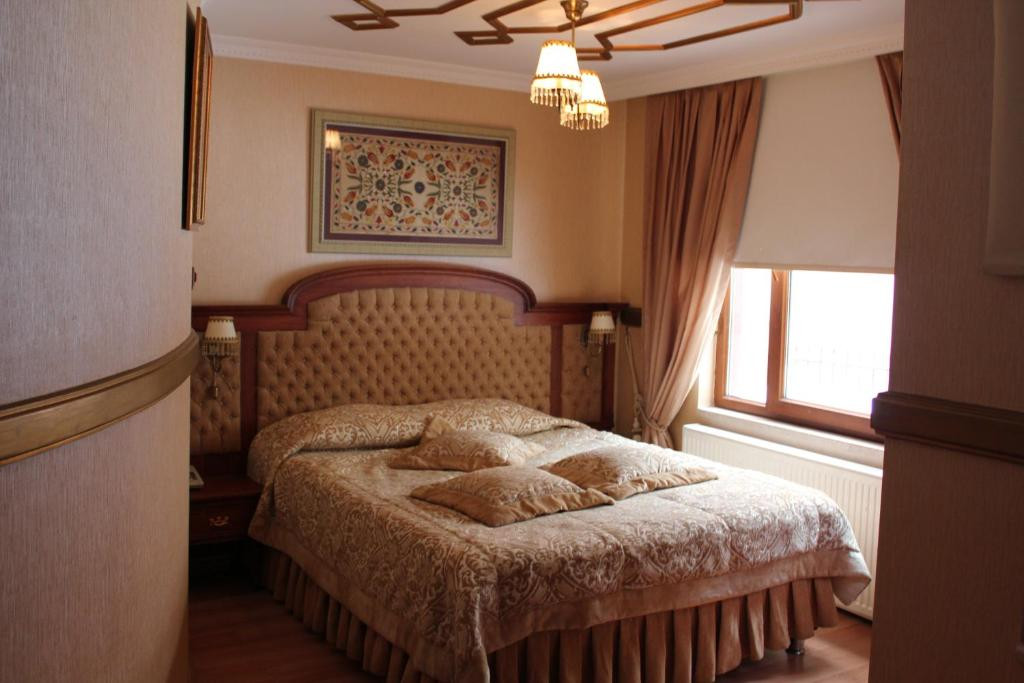 ARUNA HOTEL 4*