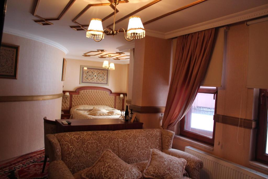 ARUNA HOTEL 4*