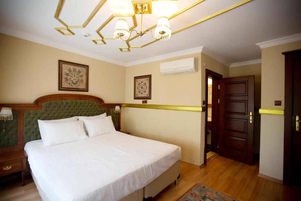 ARUNA HOTEL 4*