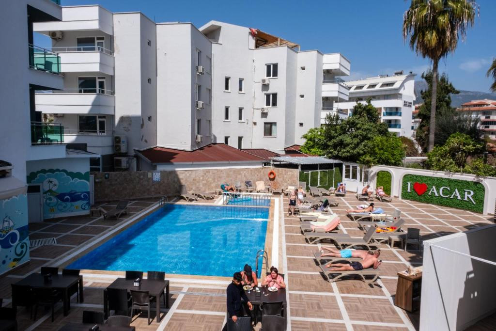 ACAR 4*