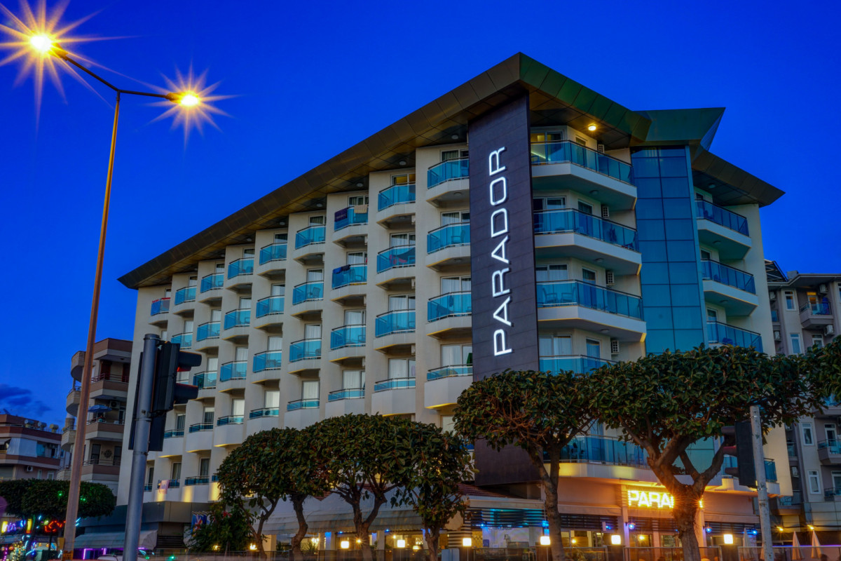 PARADOR BEACH HOTEL 4*