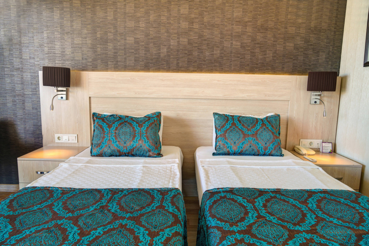 PARADOR BEACH HOTEL 4*