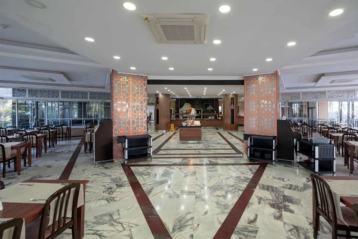 ANANAS HOTEL 4*