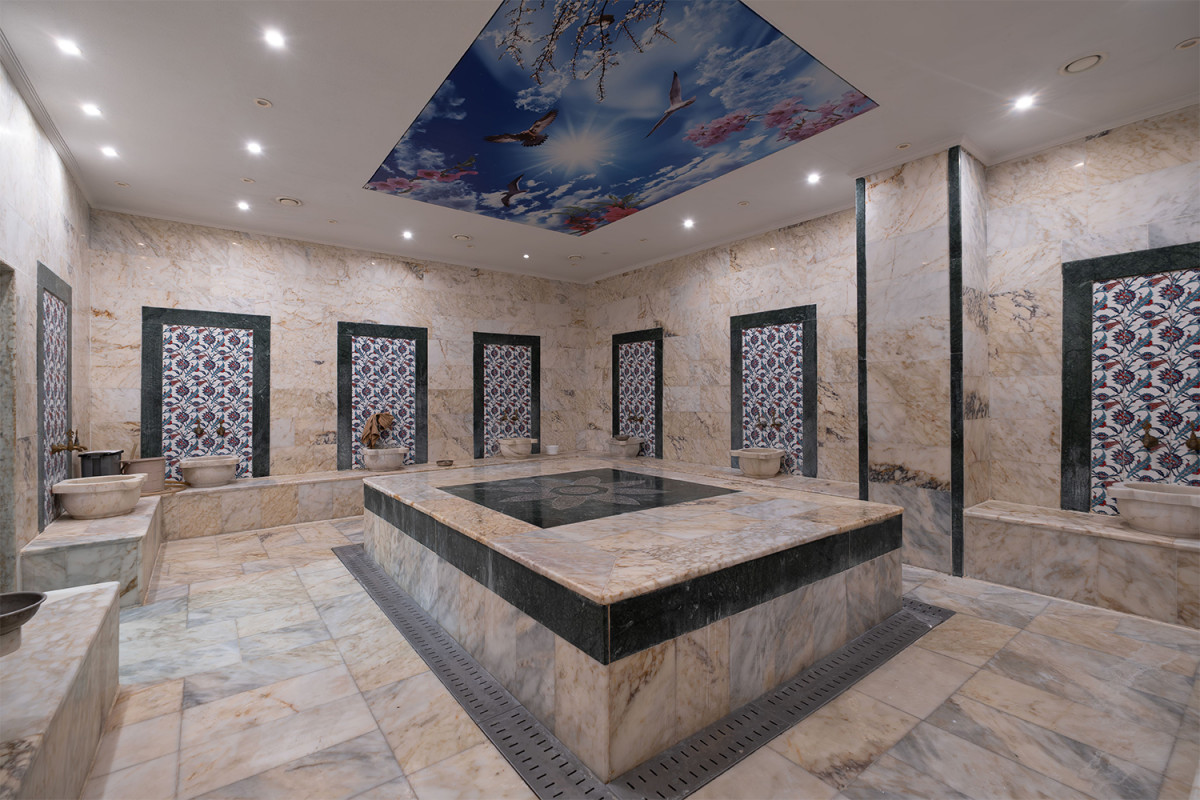 ANANAS HOTEL 4*