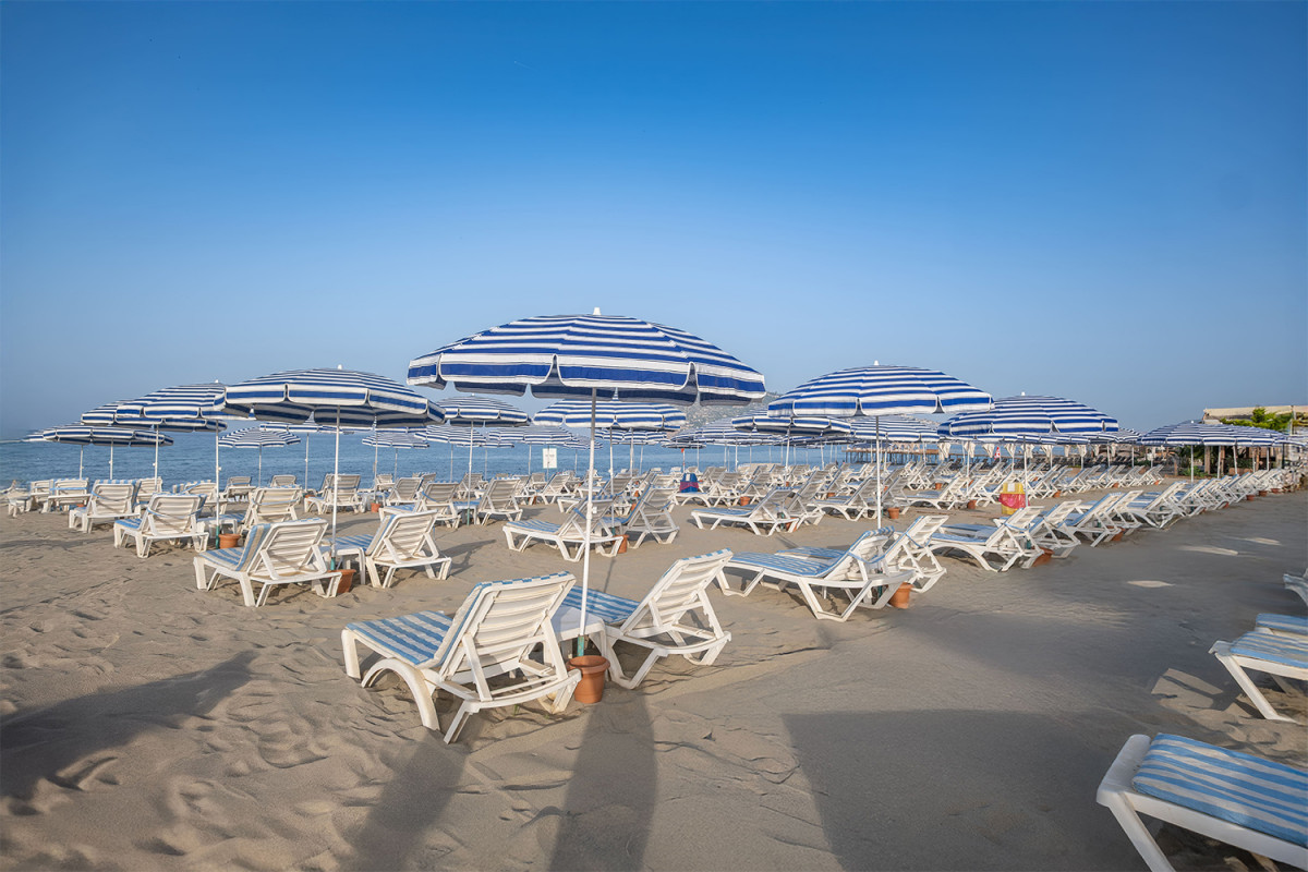 ANANAS HOTEL 4*