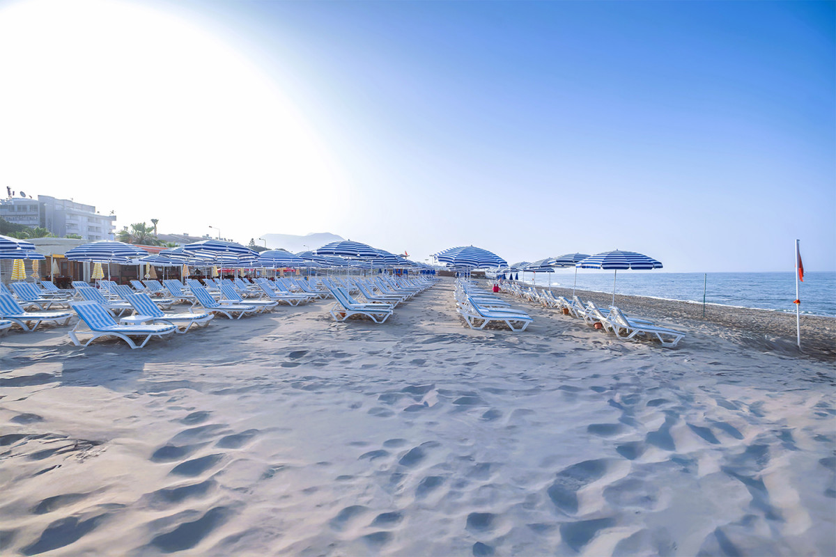 ANANAS HOTEL 4*