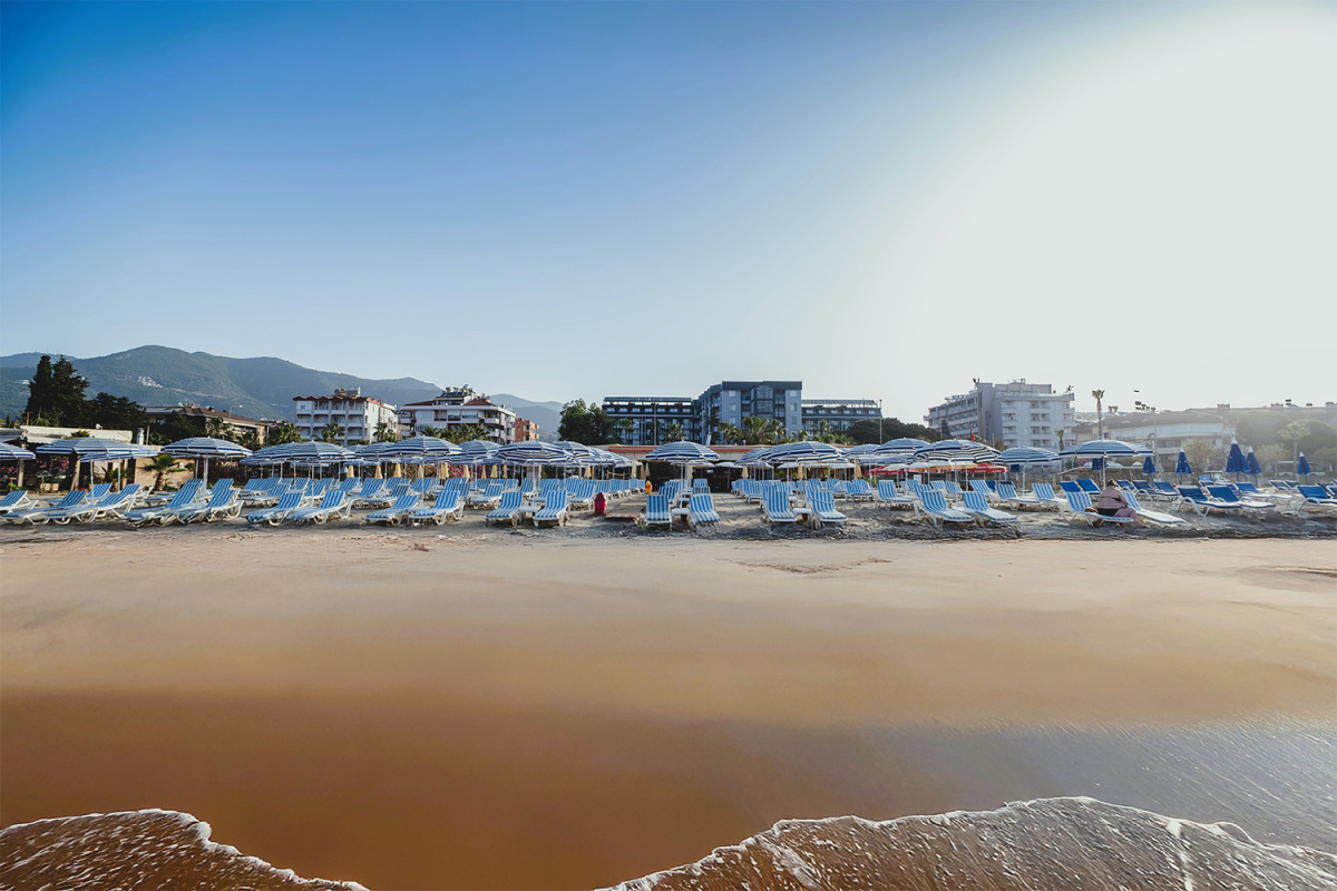 ANANAS HOTEL 4*