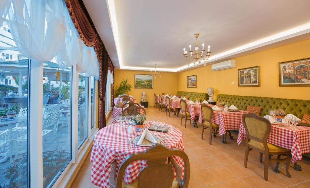 ANTIQUE ROMAN PALACE MUSEUM HOTEL ADULTS ONLY 16+ 5*