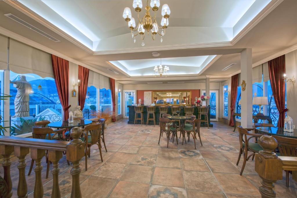 ANTIQUE ROMAN PALACE MUSEUM HOTEL ADULTS ONLY 16+ 5*