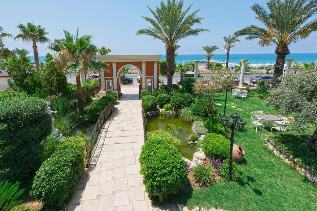 ANTIQUE ROMAN PALACE MUSEUM HOTEL ADULTS ONLY 16+ 5*