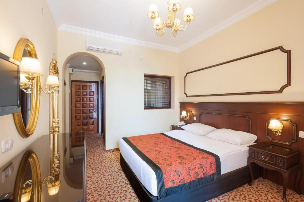 ANTIQUE ROMAN PALACE MUSEUM HOTEL ADULTS ONLY 16+ 5*