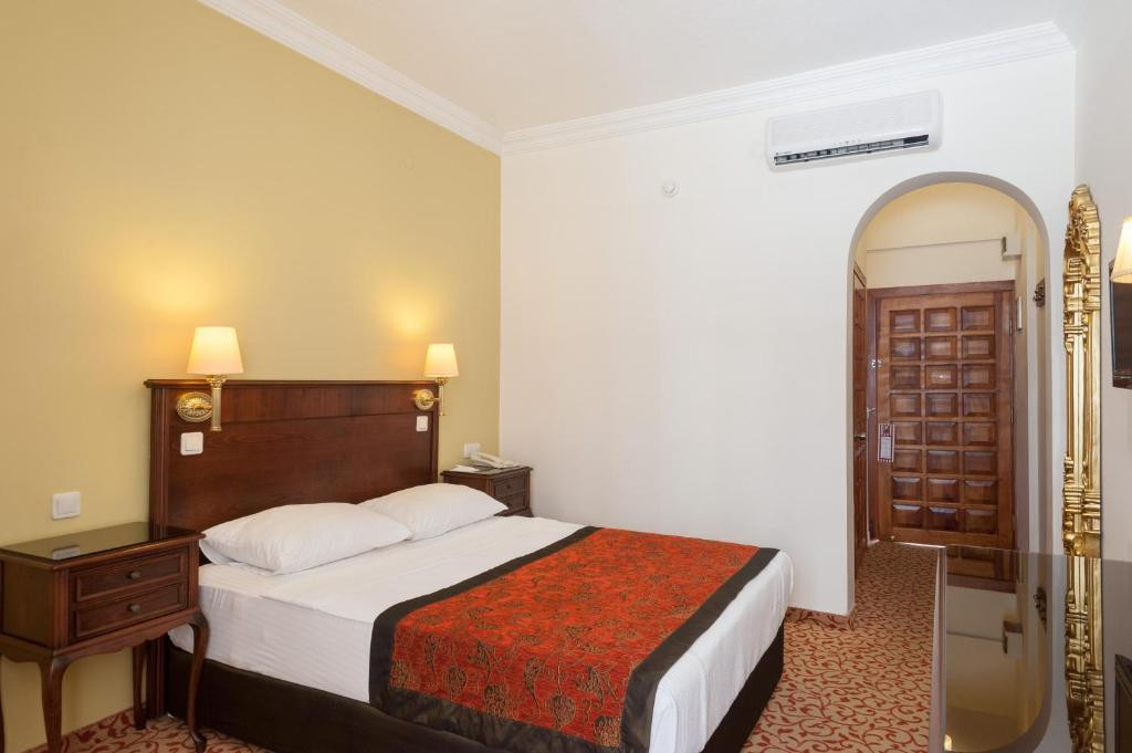 ANTIQUE ROMAN PALACE MUSEUM HOTEL ADULTS ONLY 16+ 5*