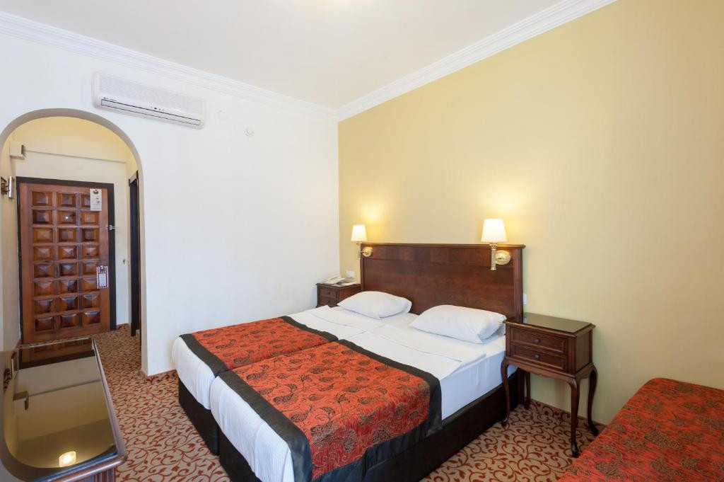 ANTIQUE ROMAN PALACE MUSEUM HOTEL ADULTS ONLY 16+ 5*