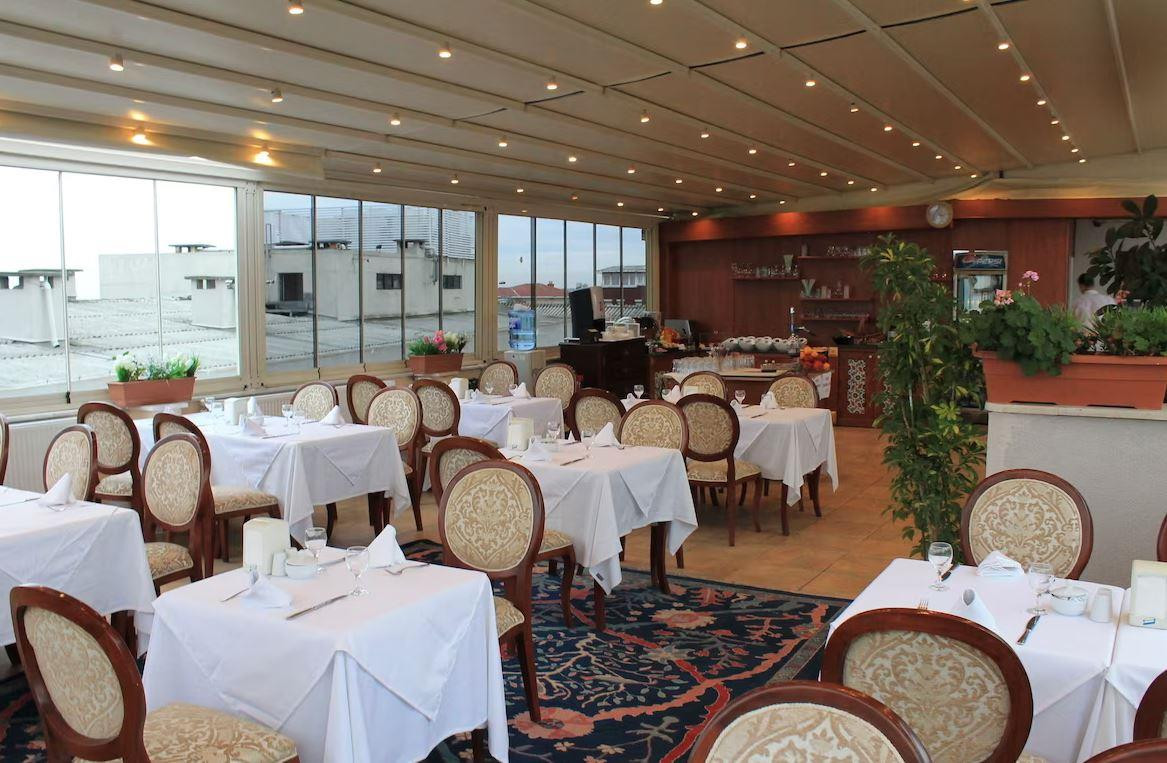 ARUNA HOTEL 4*