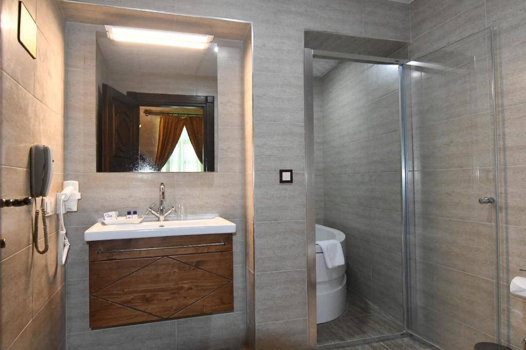 BURCU KAYA 4*
