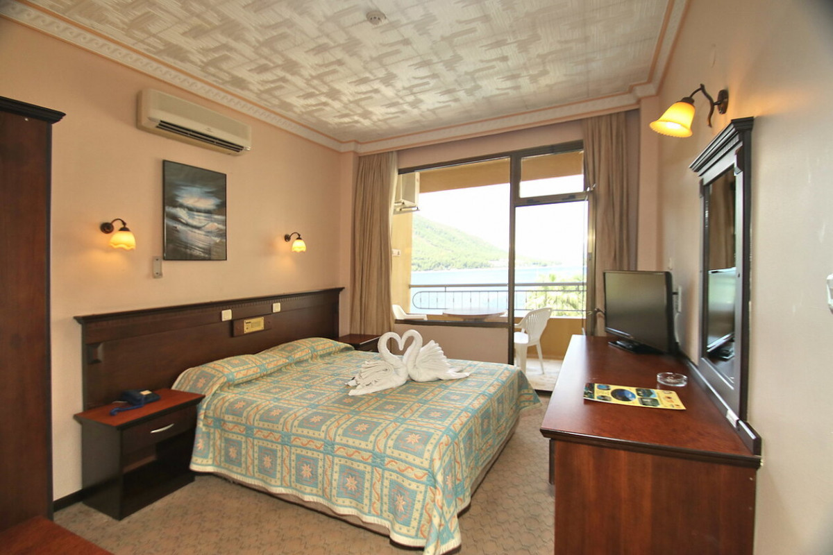 GOLMAR BEACH 4*