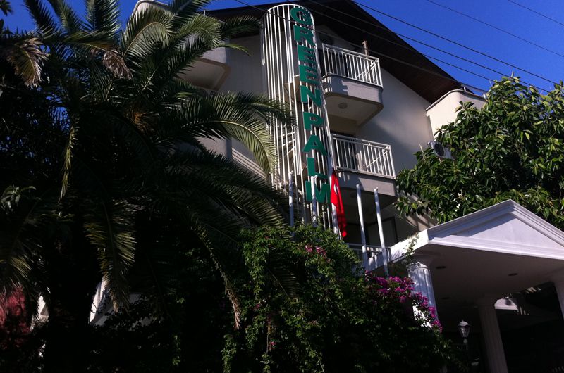 GREEN PALM HOTEL 2*