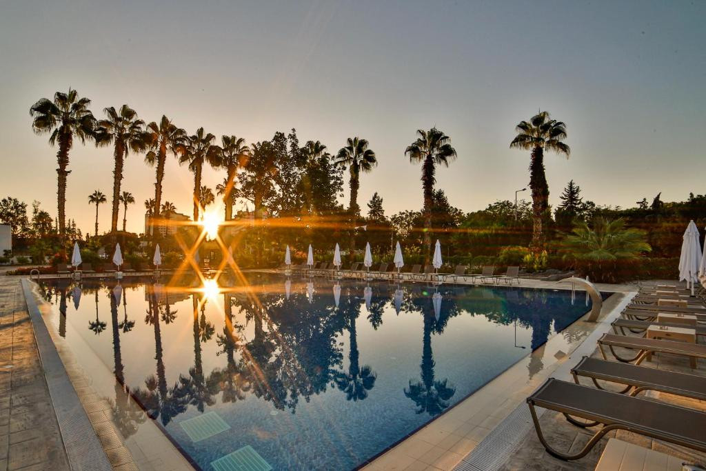 NASHIRA CITY RESORT HOTEL (EX. GRIDA CITY) 4*