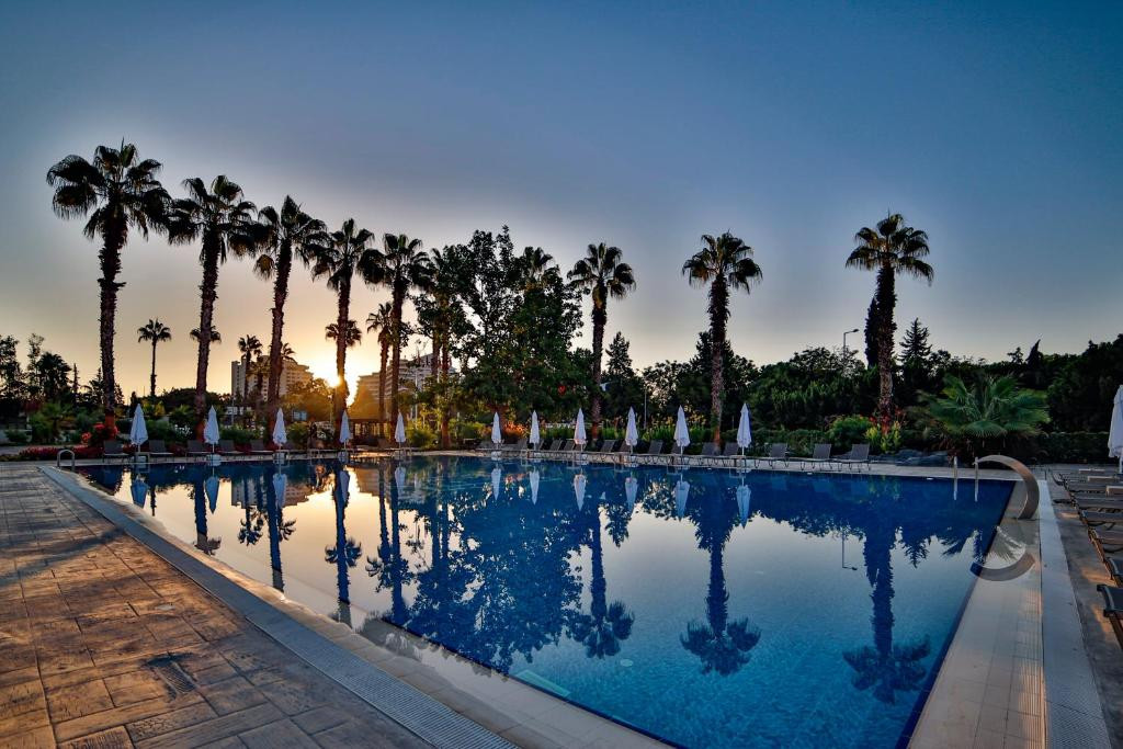 NASHIRA CITY RESORT HOTEL (EX. GRIDA CITY) 4*