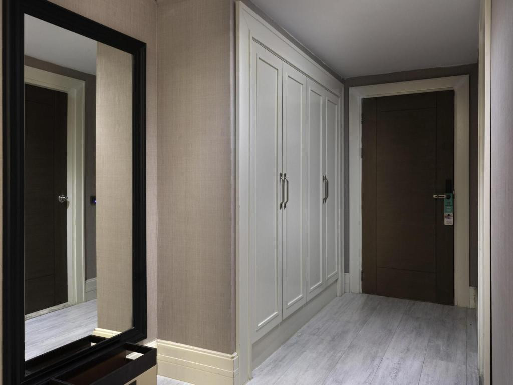 MERCURE ISTANBUL BOMONTI (EX. IMPERIAL BUSINESS HOTEL BOMONTI) 5*