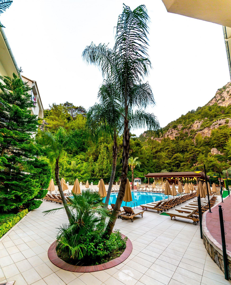 JULIAN FOREST SUITES 4*