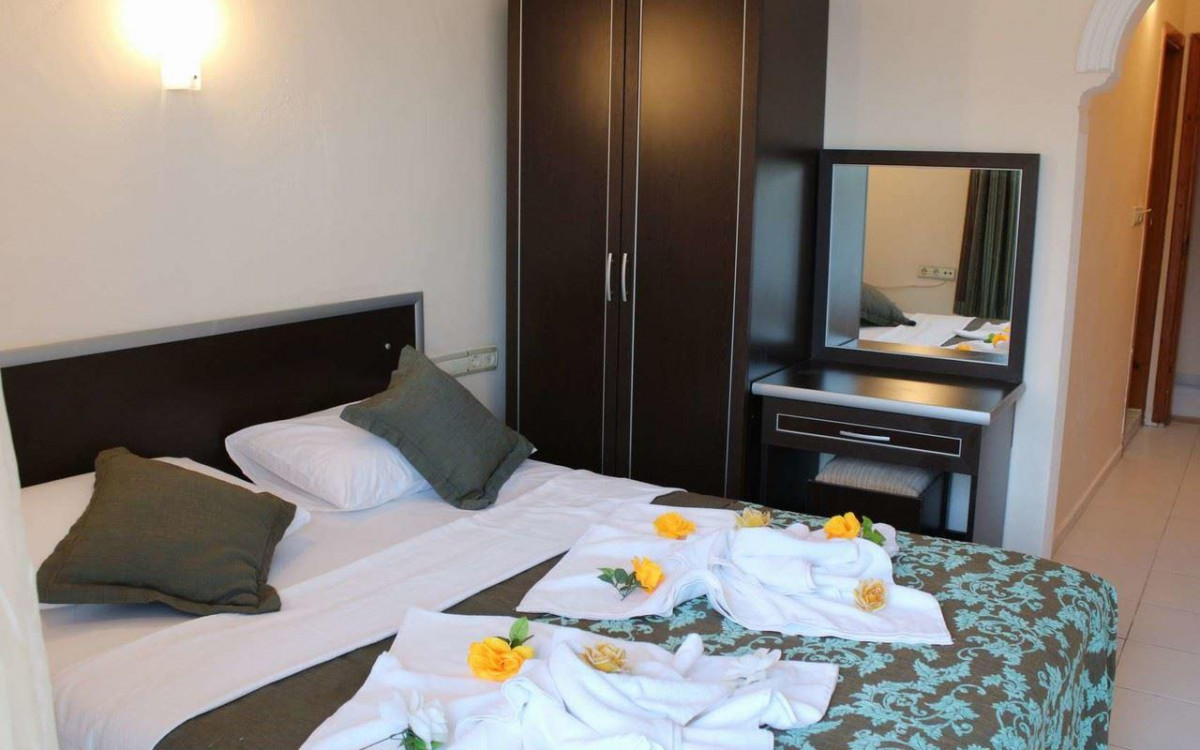 CASTLE PARK (EX. LARISSA PARK) 4*