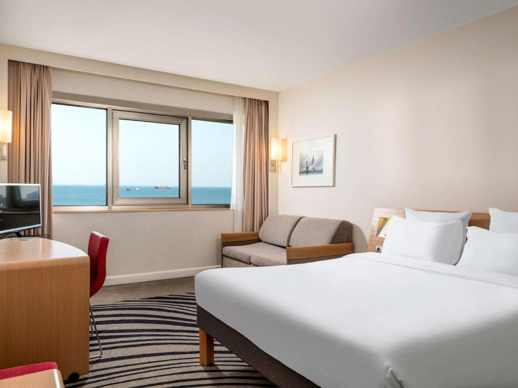 NOVOTEL ISTANBUL ZEYTINBURNU 4*