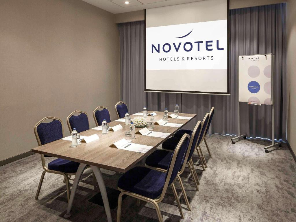 NOVOTEL ISTANBUL ZEYTINBURNU 4*