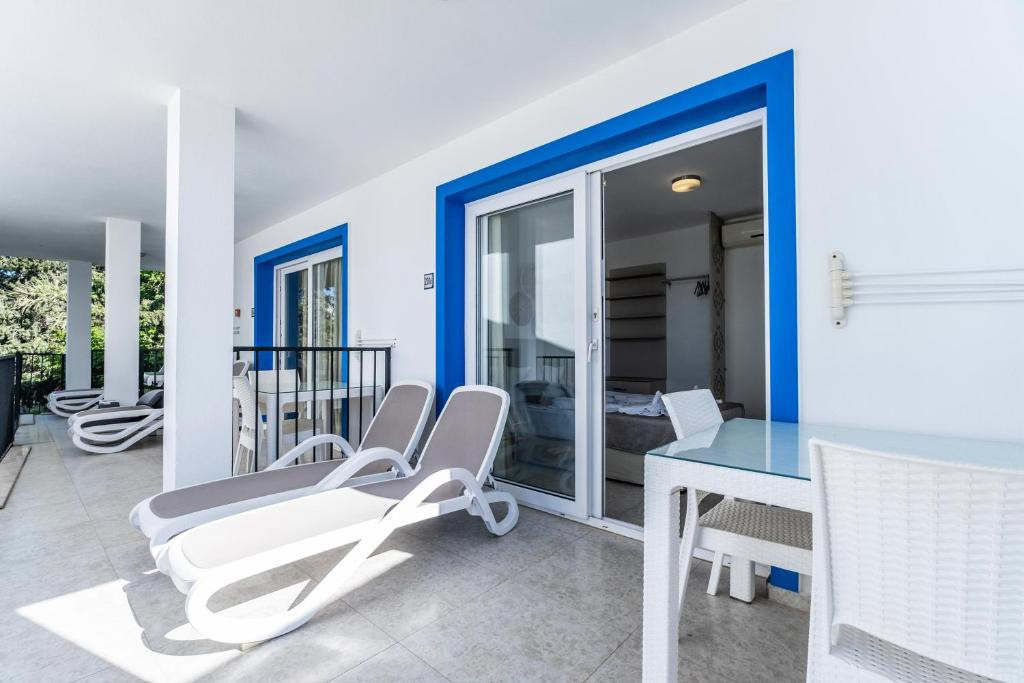PALOMA FAMILY CLUB (EX. PALOMA BITEZ APART) 3*