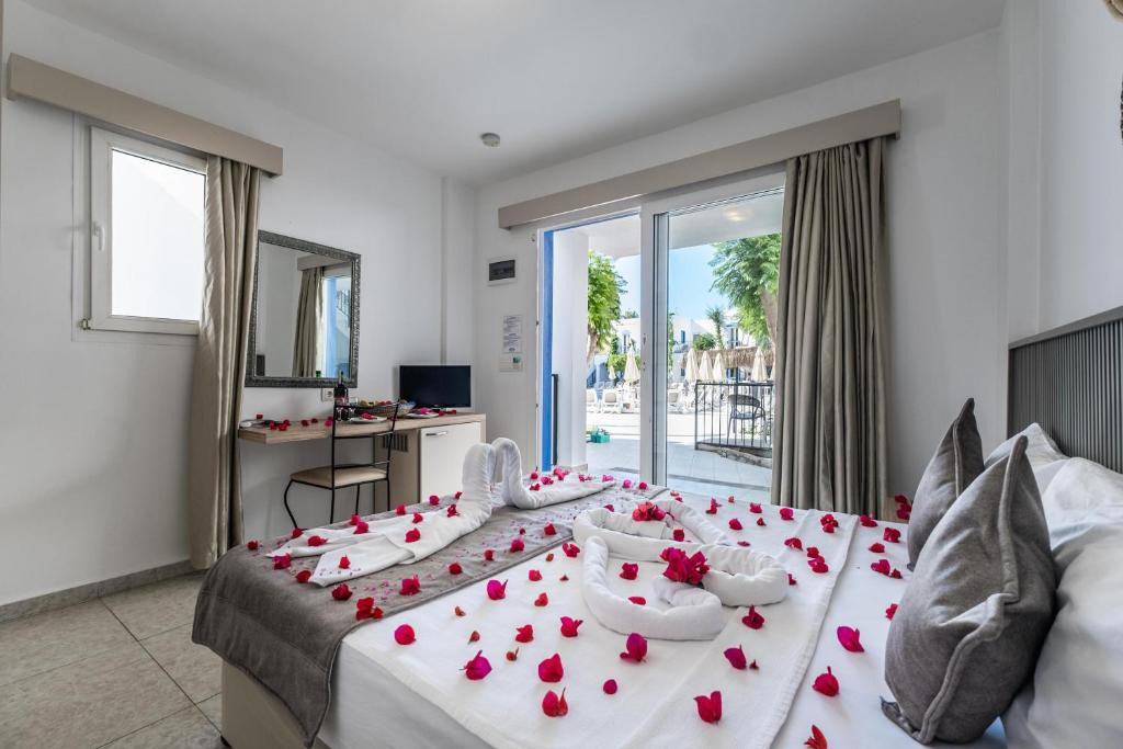 PALOMA FAMILY CLUB (EX. PALOMA BITEZ APART) 3*