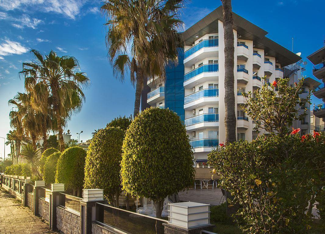 PARADOR BEACH HOTEL 4*