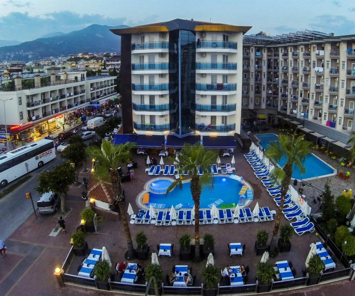 PARADOR BEACH HOTEL 4*